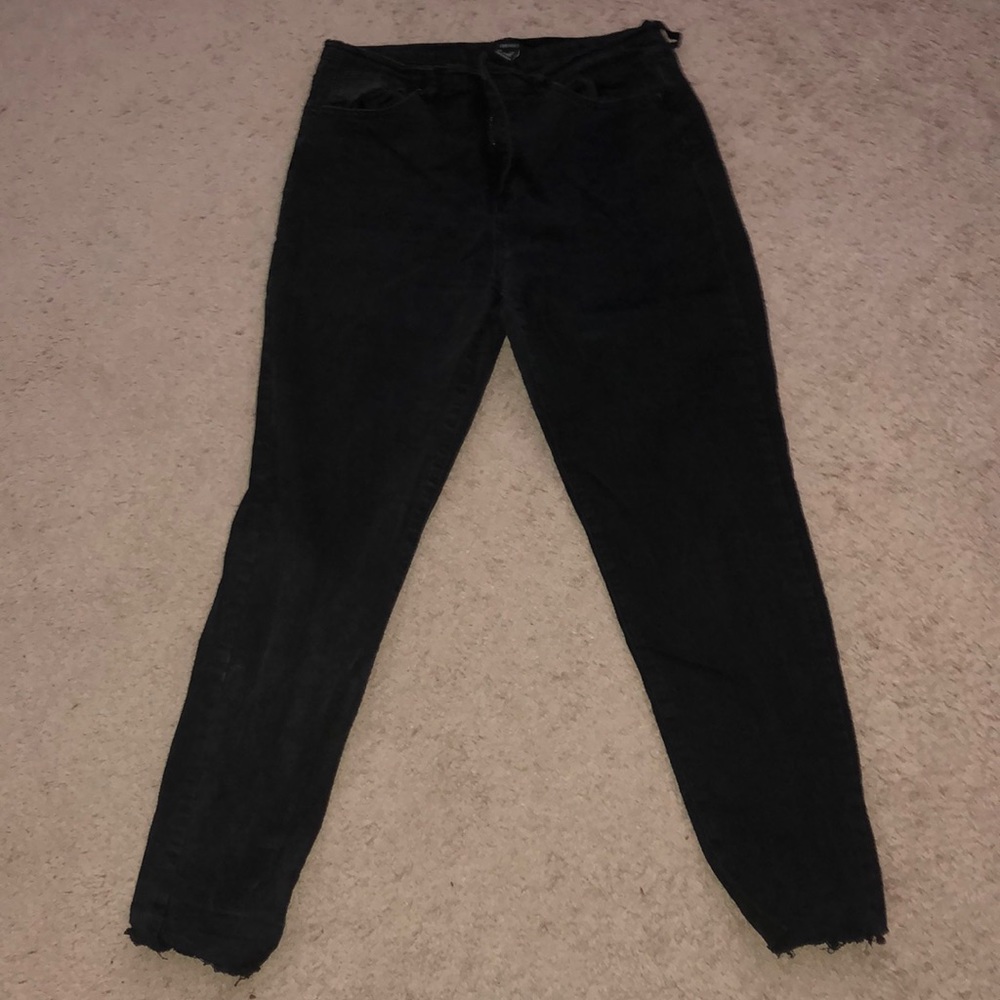 Forever 21 Black skinny jeans